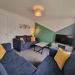 بيت للعطل House By Cliftonvalley *